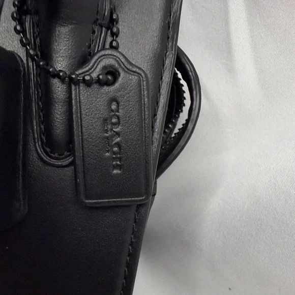 Coach Classic Black Leather mini bag - Picture 2 of 5